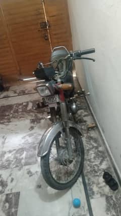 sell road prince cd70 bike