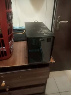 1000 watts UPS. very good condition.