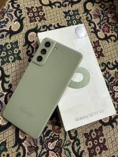 samsung s21fe with box