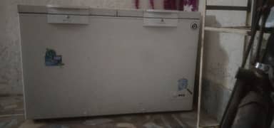 2 door low voltage 2day  backup time new condition argent sale