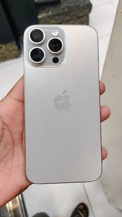 iPhone 15 Pro Max JV  Natural Titanium 256 GB 10/10 condition with box