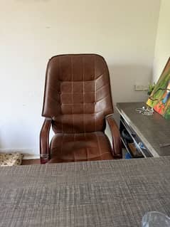 Office table and chair full size table with side table