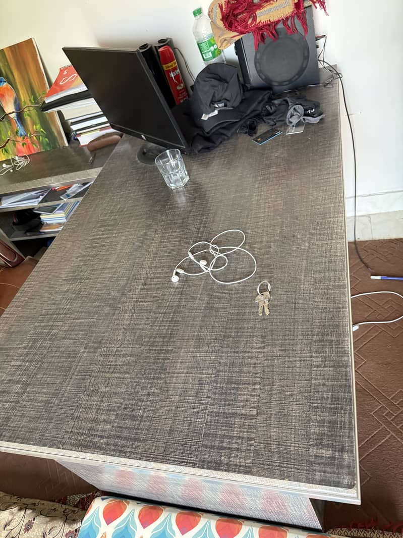 Office table and chair full size table with side table 3