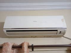Haier 1 ton , No gas condition gud  location Karachi