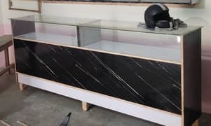 9 Fit Palai Glass Shop counter 10/10 condition