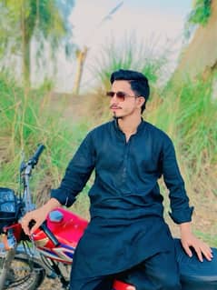 coking kar leta hn pakistani khany bna leta hn stoudy 8 id card bna hy