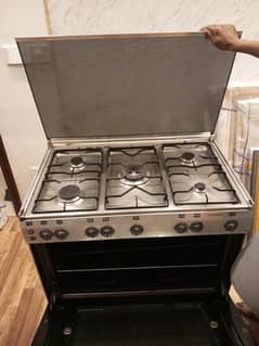 Ariston oven like a new in good condition