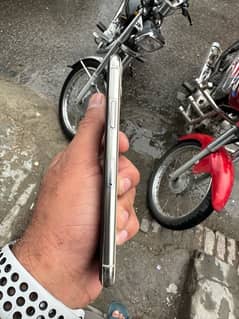 iphone 11 pro , PTA Approved. 10/9.5 condition.