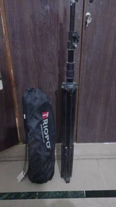 Tripod full size and full size stand 9ft