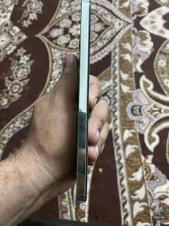 21 apr ko box pack lia tha samj ni arha ipone user hy complete 2”256
