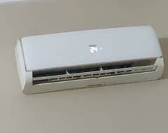 HAIER 1 TON AC for immediate sale 10FL