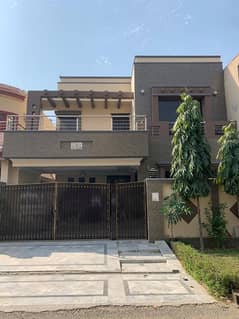 Vip 08 Marla Used House Owner Build For Sale In Bahria Town Lahore