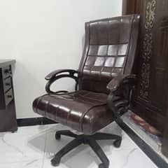 Revolving Chair – For Sale (Used Like New)