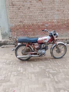 Yamaha 1984 model Total jeniuon call Whatsapp nmb 03194608066