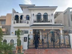 Airport green garden 10 Marla house for sale