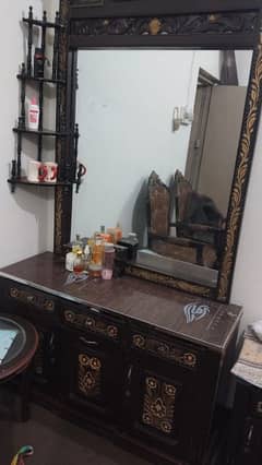 dressing table