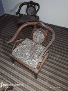 5 seater sofa set with table n side table