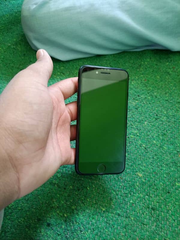 Iphone 7 non pta new condition zero scratch 3 month use battery 86 0