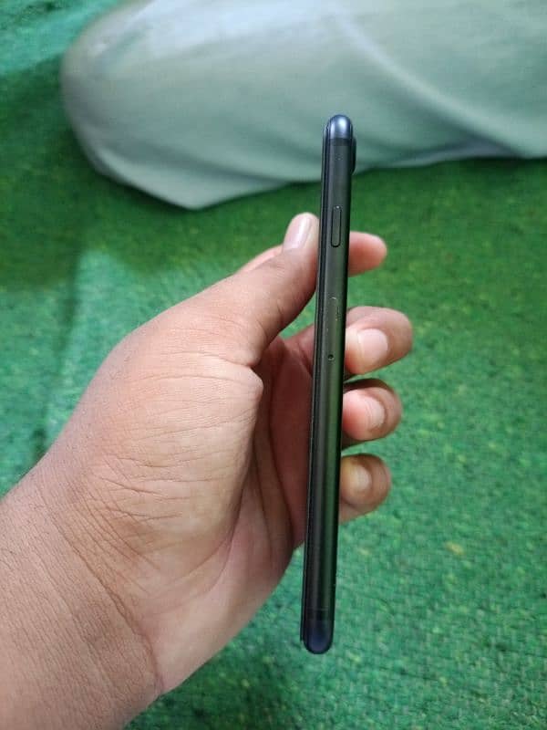 Iphone 7 non pta new condition zero scratch 3 month use battery 86 3