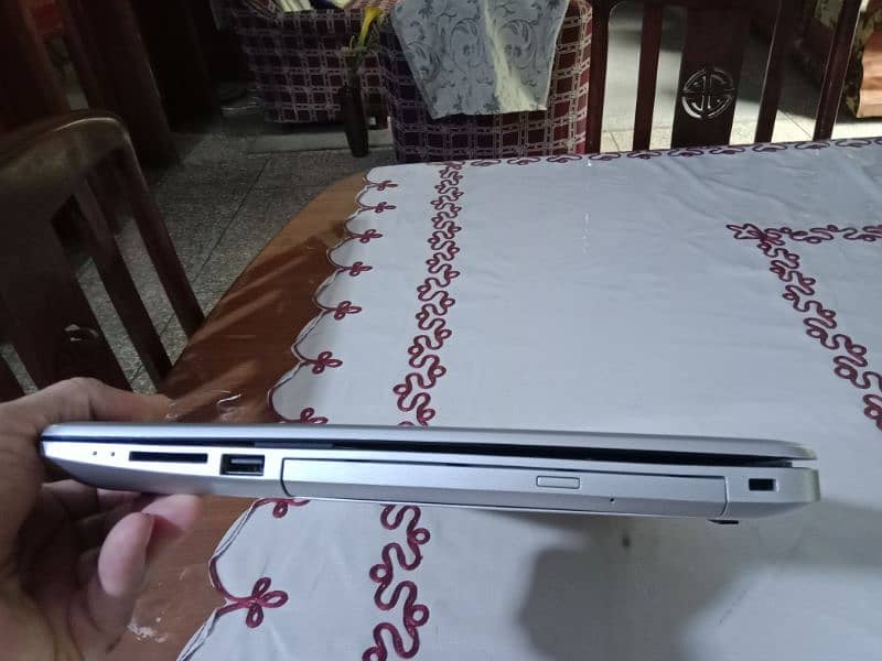 HP NoteBook core i5 10th gen 2gb GPU 4