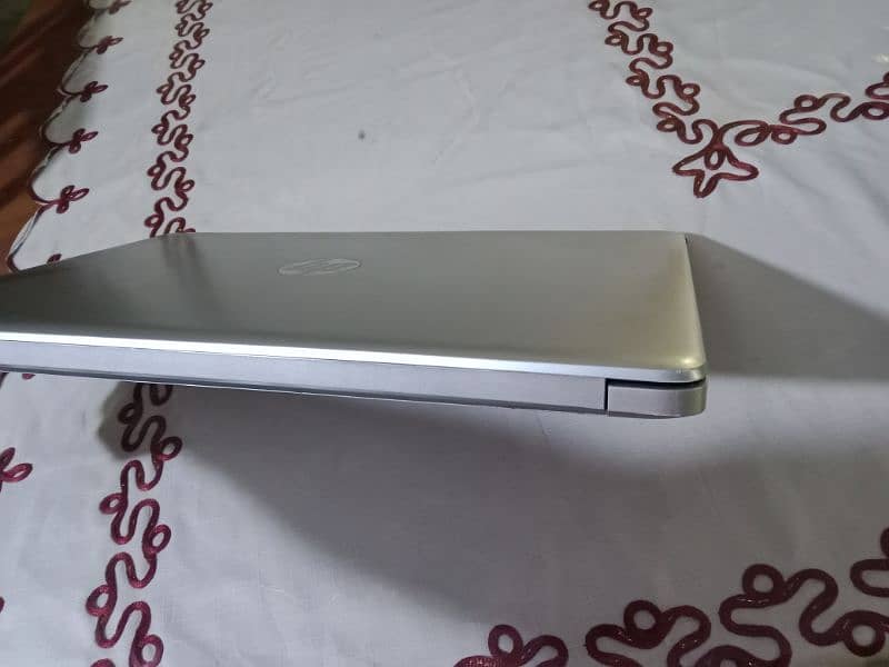 HP NoteBook core i5 10th gen 2gb GPU 9