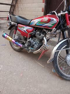 honda 125 csd sa nikla hua ha  no ni lga hua