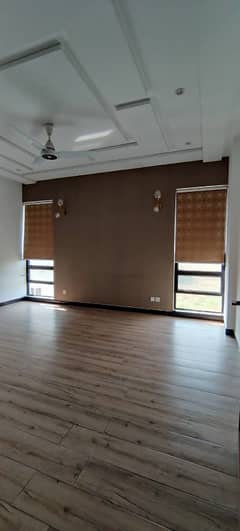 In Gulberg Upper Portion For Rent Sized 8 Marla