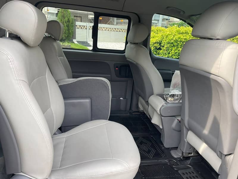 Lahore Rent a car - Hyundai Grand Starex, Toyota Corolla 7