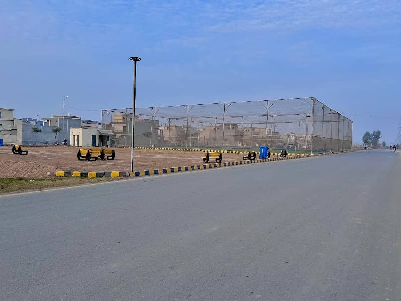 Highly-Desirable Prime Location Residential Plot Available In Park View City - Overseas Block For sale 0
