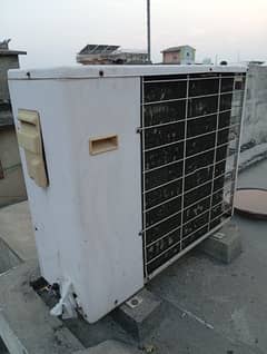 Dawlance split Ac