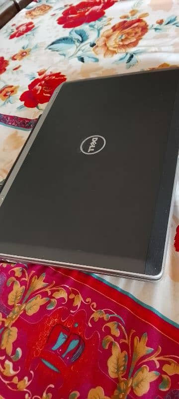 Dell laptop core i5 2nd generation graphics built-in 3