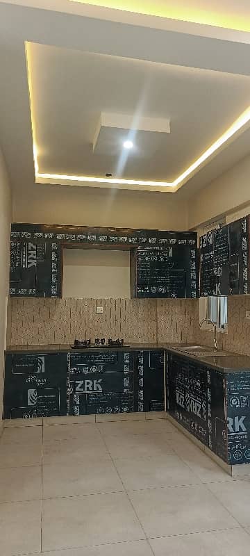 Building with Basement+Ground+4 11
