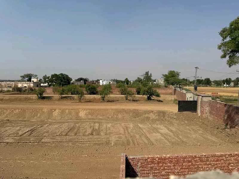 Prime Location 10 Marla Residential Plot For sale In Mustafabad Lalyani 4