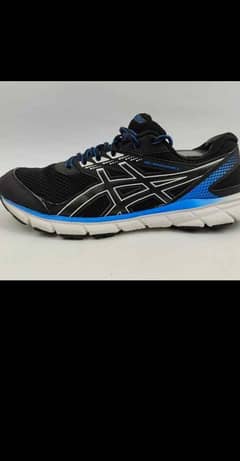 Asics windhawk 3 In very Excellent Condition.