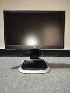 (HP V223 Monitor for Sale – 21.5")+(2 Gb Nividia K620 Graphics card)