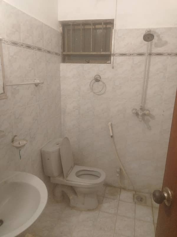 5 Marla Lower portion available for rent phase 4 DHA Lahore 6