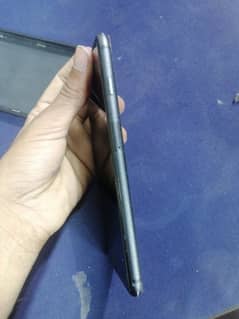 I phone 8 plus non pta 64 gb bettery service par ha all ok phone ha