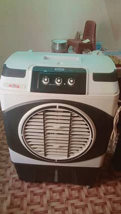 24" cooler 220 AC only 30 day use aal condition ok