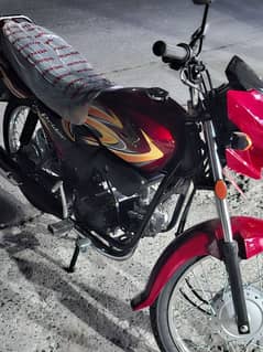 10/10 condition only 400km . March ki purchase.