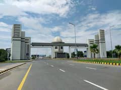 1 Kanal Plot Nearest From Main Boulevard Close To Park Madjid Available For Sale