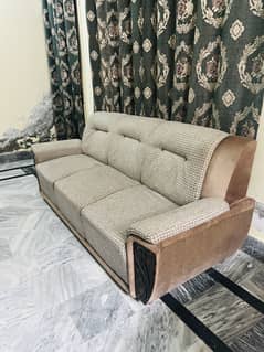 5 seater sofa set is for sale in very reasonable price