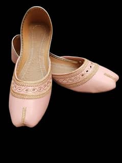 women's relax able khussas
