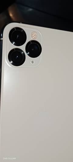 11 pro max box sath lush condition