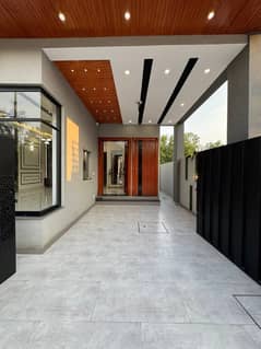 5 Marle Modern Luxurious House For Sale In Bahria Town Islamabad