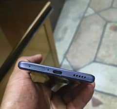 10 by 10 hai 9 Month Warranty b hai Abi Box Charger Sath Hai
