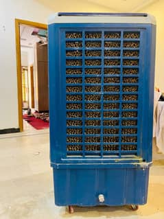 DC cooler with supply