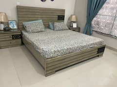 Double Bed / Bed Set / Side Table / Dressing Table / King Size Bed