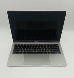Macbook pro 2017 non touch bar with box