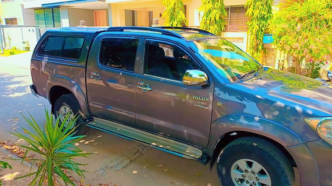 Toyota Hilux Vigo G 2011 Model 2