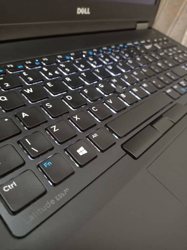DELL Latitude 5570 HQ Processor 4